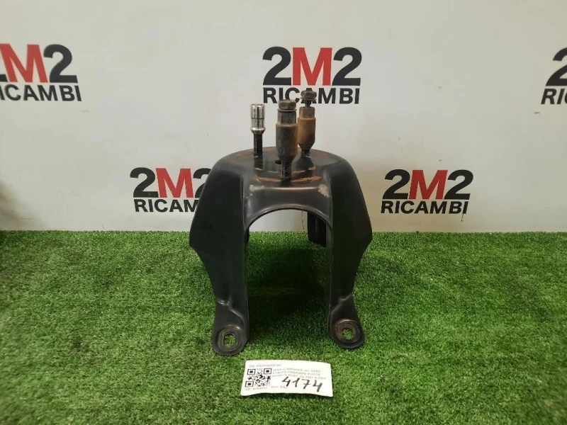 Staffa Fissaggio Ruota Scorta POST K5HF06RXFAK Jeep Cherokee III 2002