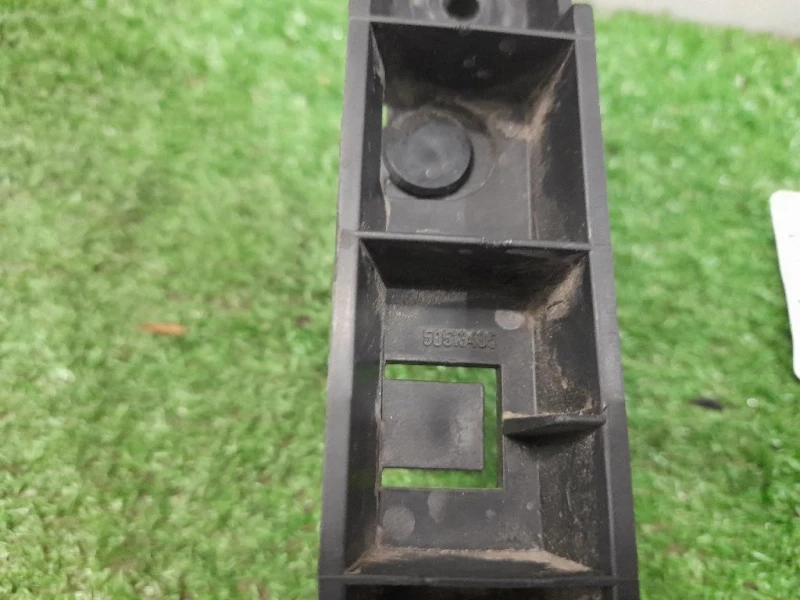 Staffa Sostegno Estparaurti POST DX 50513485 Alfa Romeo Giulietta 2010