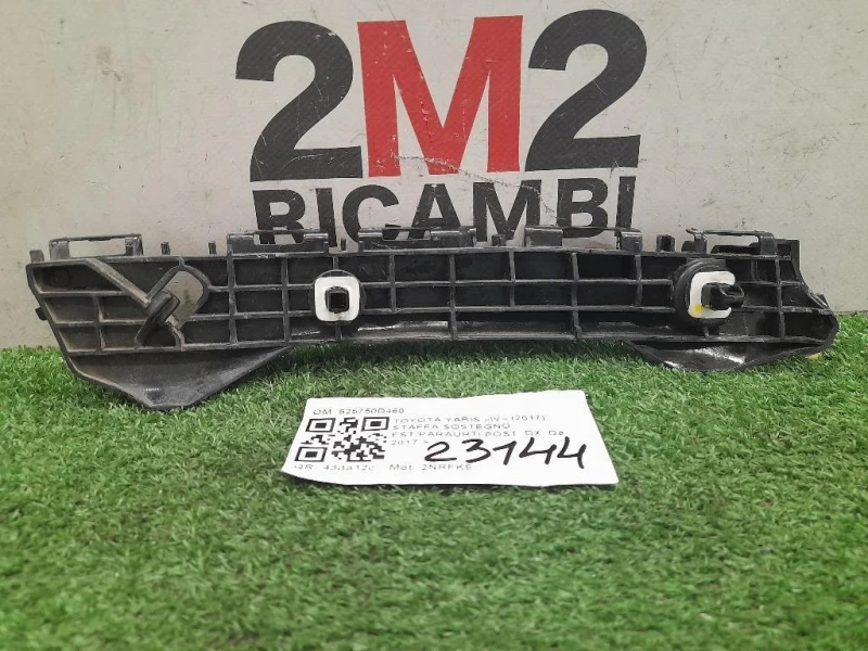 Staffa Sostegno Estparaurti POST DX 525750D460 DX Toyota Yaris IV 2017