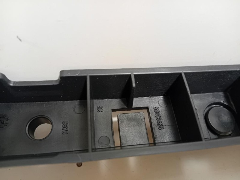 Staffa Sostegno Estparaurti POST SX 50513486 Alfa Romeo Giulietta 2010