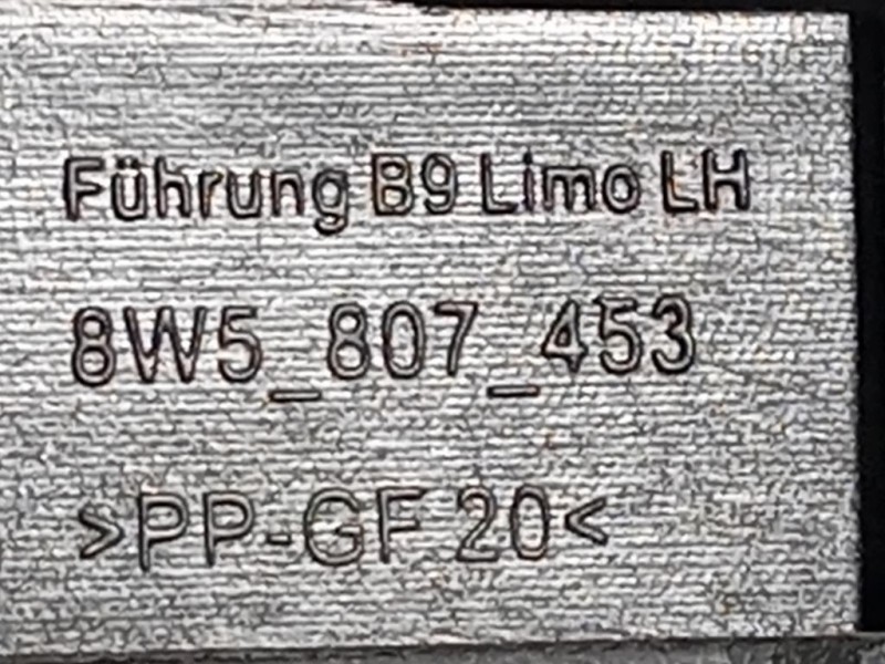 Staffa Sostegno Estparaurti POST SX 8W9 807 453 SX Audi A4 8W5 Avant 2015