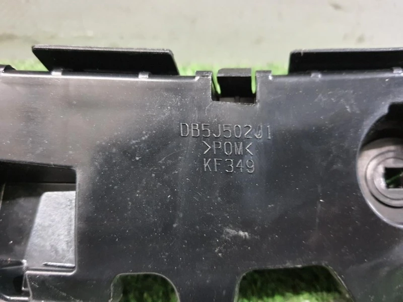 Staffa Sostegno Estparaurti POST SX DB5J502J1 Mazda 2 III 2014