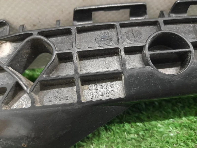 Staffa Sostegno Estparaurti POST SX 525760D450 SX Toyota Yaris IV 2017