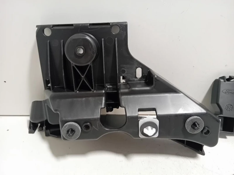 Staffa Sostegno Infparaurti POST SX 23797962438505 Ford Focus V 2018