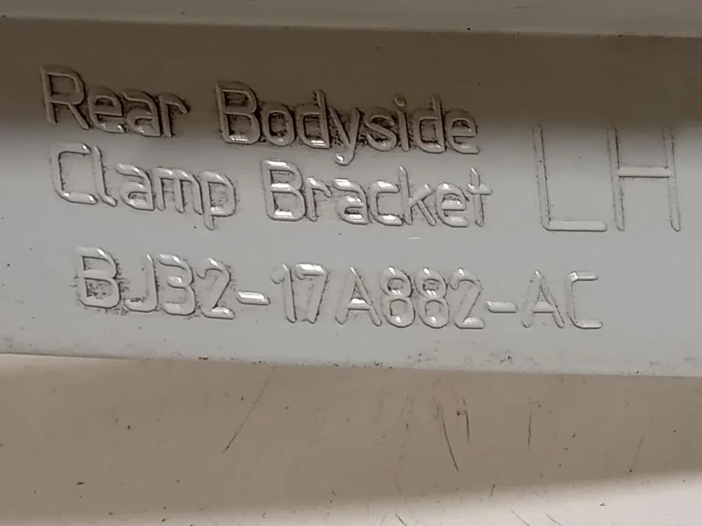 Staffa Sostegno Supparaurti POST SX BJ32-17A882-AC Land Rover Range Rover Evoque I 2011