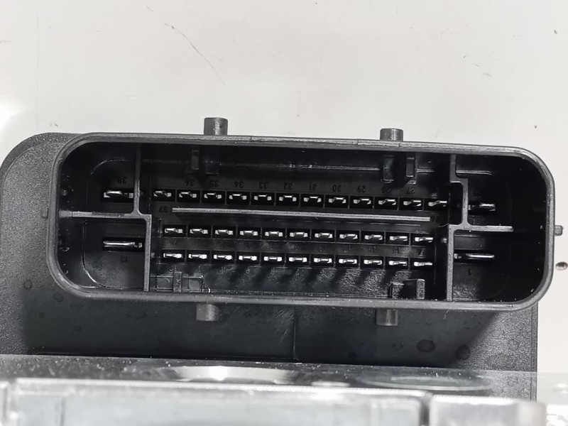 Motore Semicompleto 09C ENJ 143 CV 105 KW Jeep Cherokee III 2002 Motore Semicompleto 09C ENJ 143 CV 105 KW Jeep Cherokee III 2002