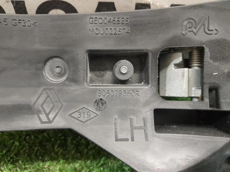 Supporto Maniglia Esterna ANT SX 806079360R Renault CLIO V 2019
