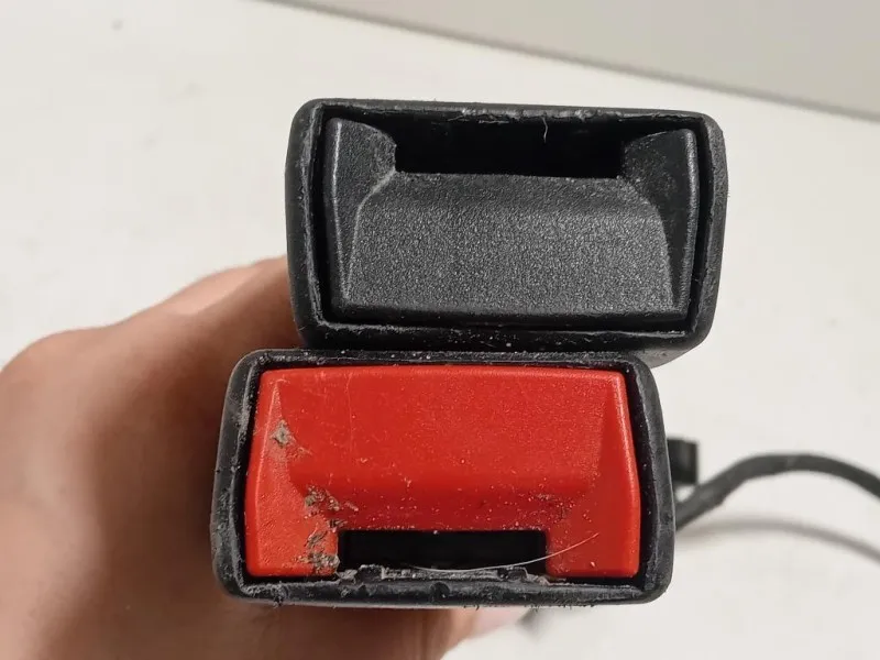 Attacco Cintura Sedile Centrale POST 193050450 Opel Combo E 2018