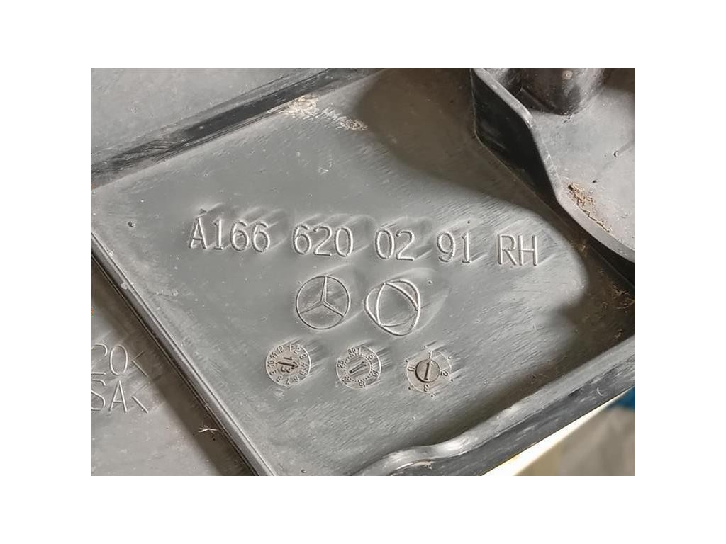 Supporto Proiettore DX A1666200291 DIFETTO IN FOTO Mercedes Classe ML W166 2012