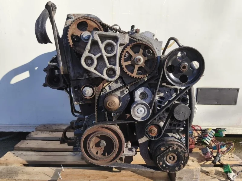 Motore Semicompleto F9Q760 101 CV 75 KW Renault Trafic III 2001