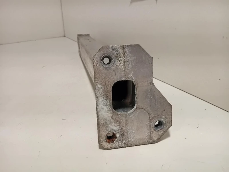 Supporto Radiatore Acqua ANT DX 51811229 Alfa Romeo Giulietta 2010