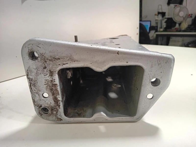 Supporto Radiatore Acqua ANT DX 8K0805678 Audi A4 8W2 2015