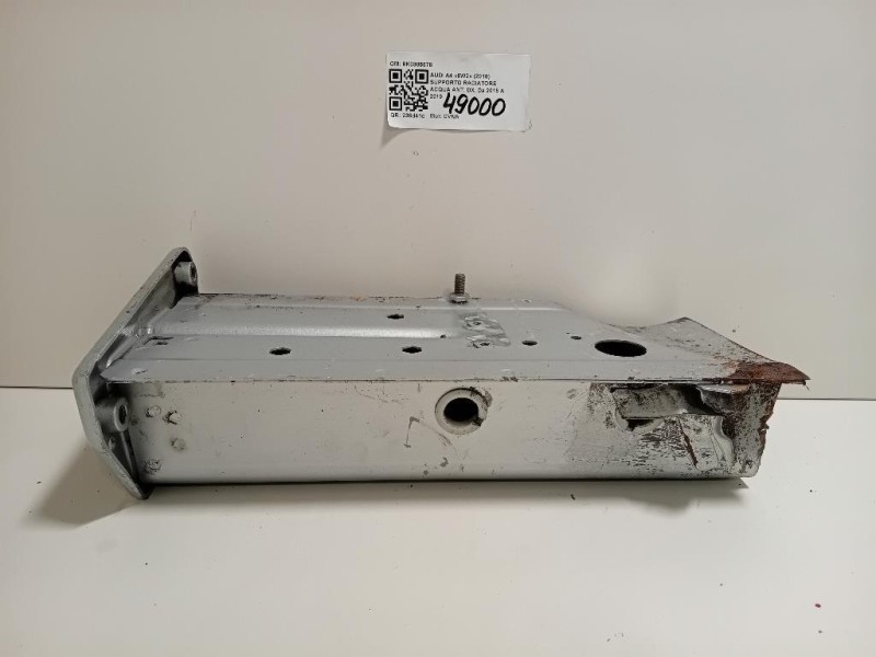 Supporto Radiatore Acqua ANT DX 8K0805678 Audi A4 8W2 2015