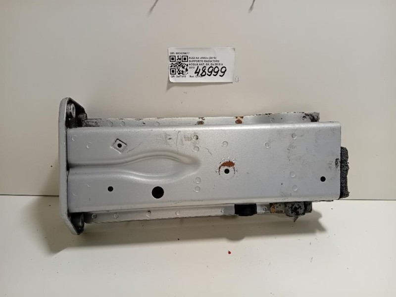 Supporto Radiatore Acqua ANT SX 8K0805677 Audi A4 8W2 2015