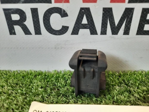 Supporto Radiatore Acqua ANT SX 2105040146 Mercedes Classe SLK R170 1997