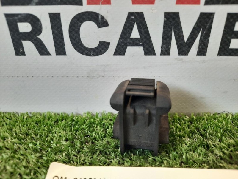 Supporto Radiatore Acqua ANT SX 2105040146 Mercedes Classe SLK R170 1997