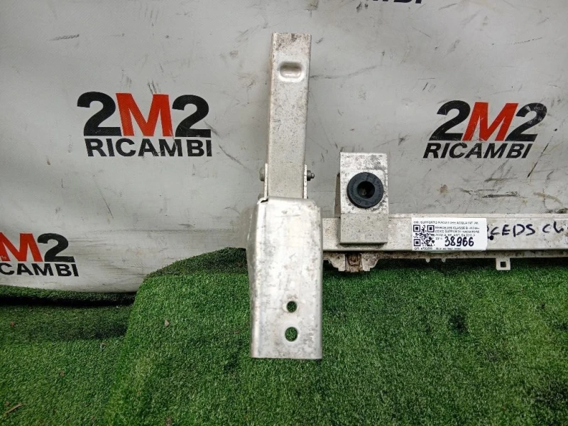 Supporto Radiatore Acqua INF ANT SUPPORTO RADIATORE ACQUA INF ANT Mercedes Classe B W246 2012