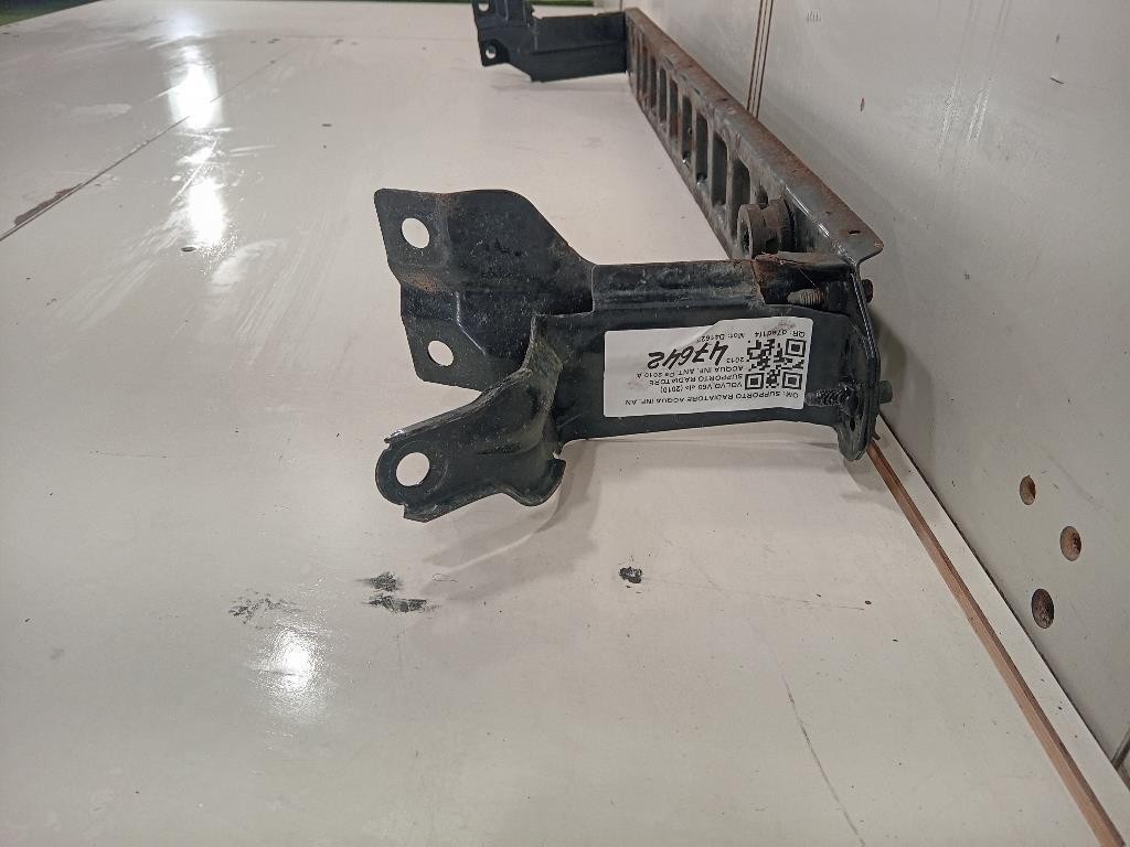 Supporto Radiatore Acqua INF ANT SUPPORTO RADIATORE ACQUA INF ANT Volvo V60 I 2010
