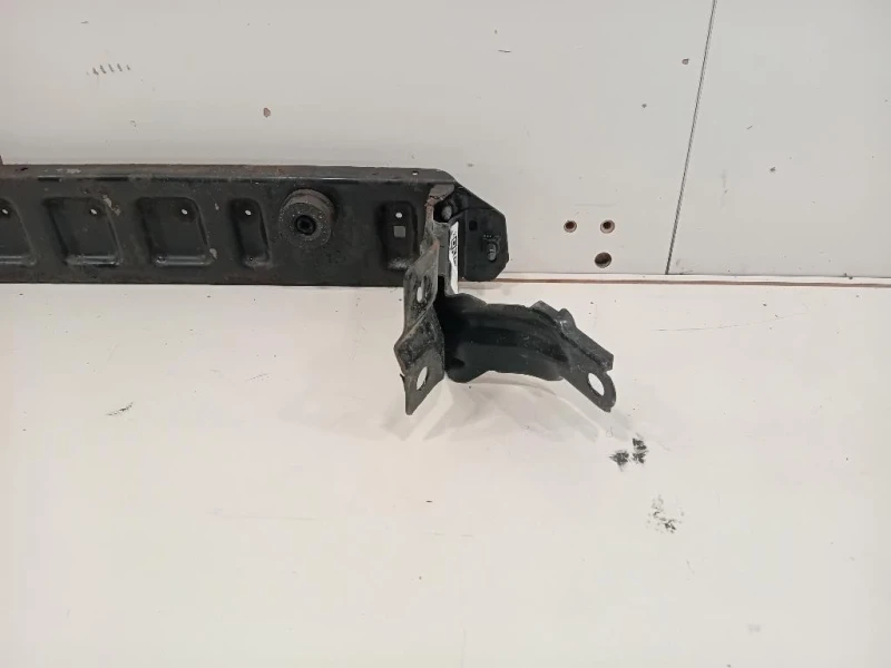 Supporto Radiatore Acqua INF ANT SUPPORTO RADIATORE ACQUA INF ANT Volvo V60 I 2010