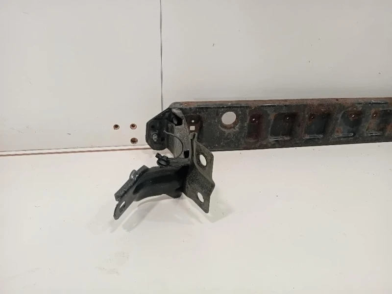 Supporto Radiatore Acqua INF ANT SUPPORTO RADIATORE ACQUA INF ANT Volvo V60 I 2010