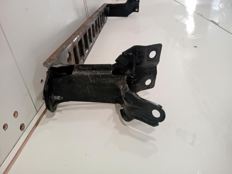 Supporto Radiatore Acqua INF ANT SUPPORTO RADIATORE ACQUA INF ANT Volvo V60 I 2010