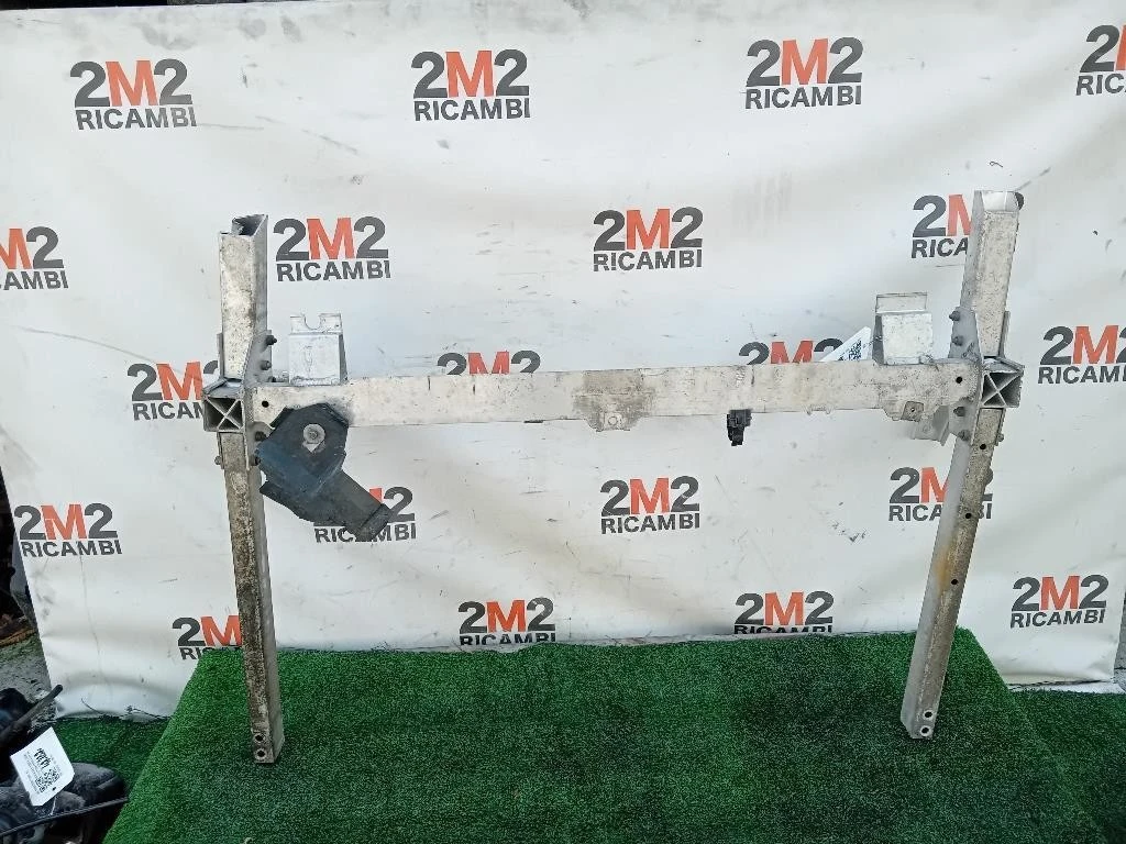 Supporto Radiatore Acqua SUP ANT SUPPORTO RADIATORE ACQUA SUP ANT Mercedes Classe B W246 2012