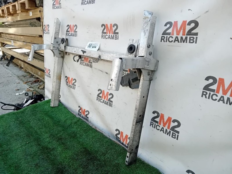 Supporto Radiatore Acqua SUP ANT SUPPORTO RADIATORE ACQUA SUP ANT Mercedes Classe B W246 2012