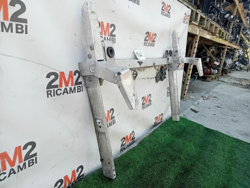 Supporto Radiatore Acqua SUP ANT SUPPORTO RADIATORE ACQUA SUP ANT Mercedes Classe B W246 2012