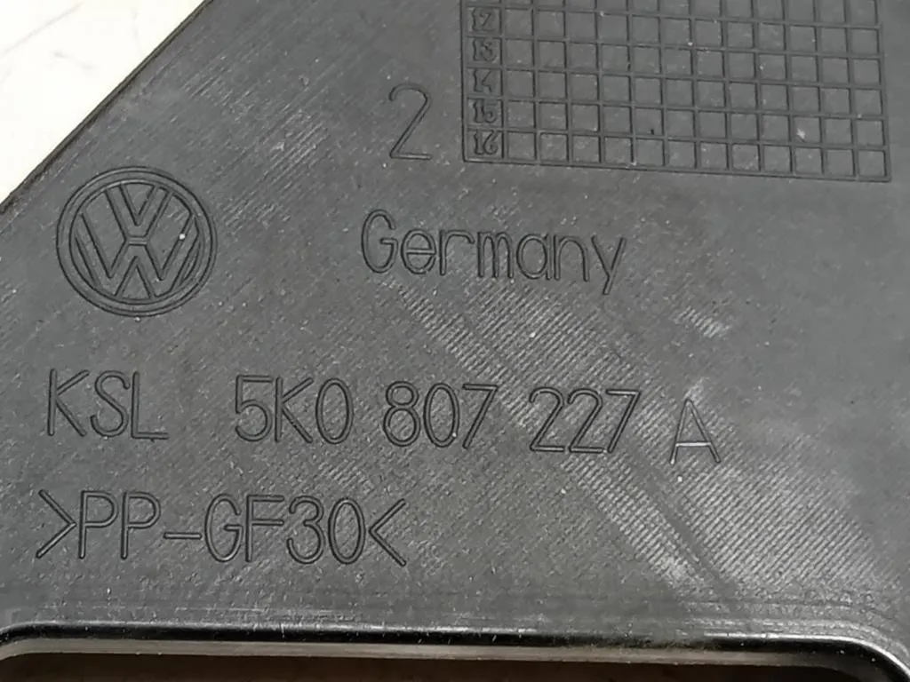 Supporto Spoiler Paraurti ANT SX 5K0 807 227 A STAFFA FARO Volkswagen GOLF VI 2009