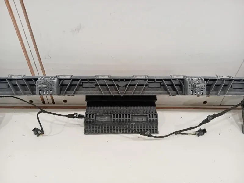 Supporto Spoiler Paraurti POST 8W9 807 385 Audi A4 8W5 Avant 2015