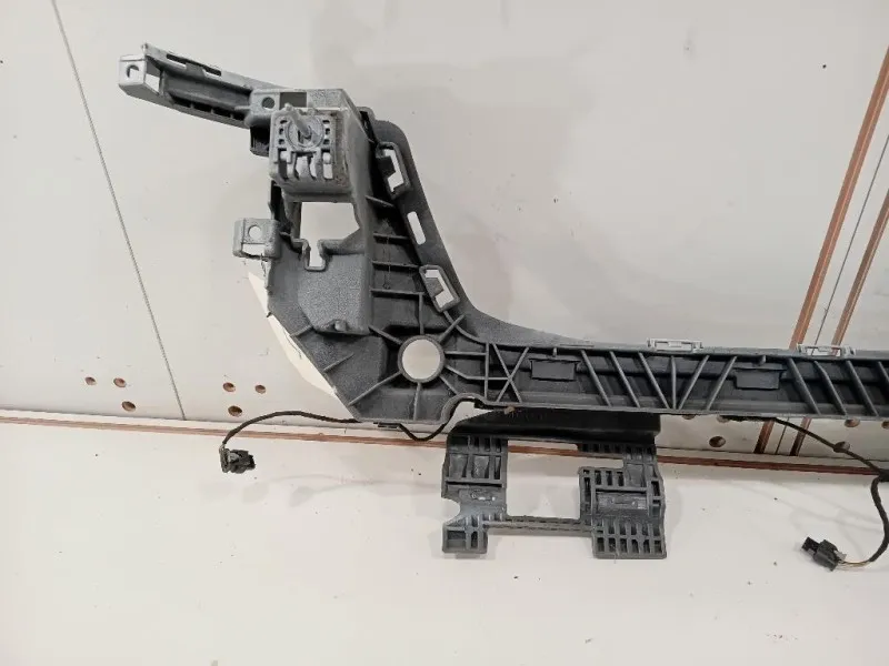 Supporto Spoiler Paraurti POST 8W9 807 385 Audi A4 8W5 Avant 2015