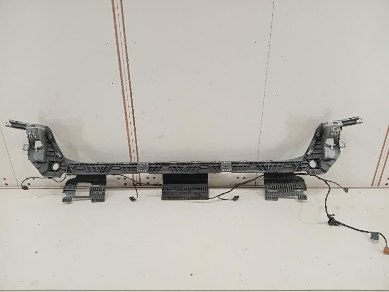 Supporto Spoiler Paraurti POST 8W9 807 385 Audi A4 8W5 Avant 2015