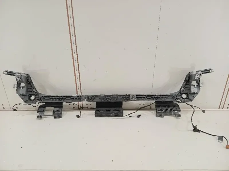 Supporto Spoiler Paraurti POST 8W9 807 385 Audi A4 8W5 Avant 2015