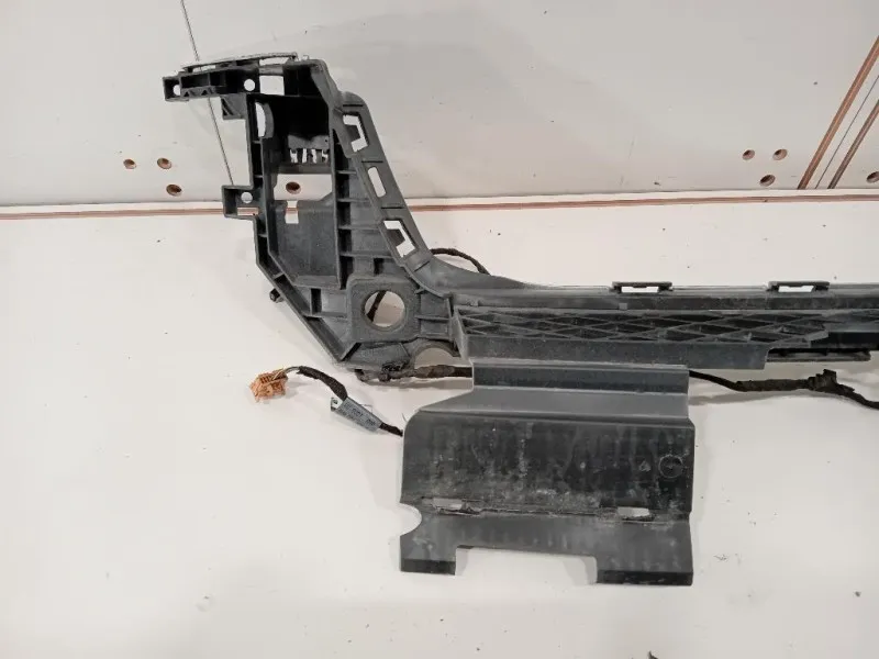 Supporto Spoiler Paraurti POST 8W9 807 385 Audi A4 8W5 Avant 2015