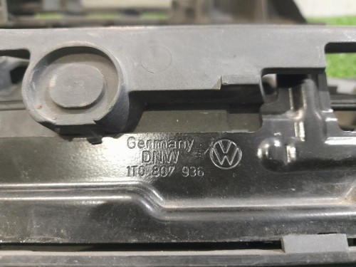 Supporto Spoiler Paraurti POST 1T0807936 Volkswagen Caddy III 2004