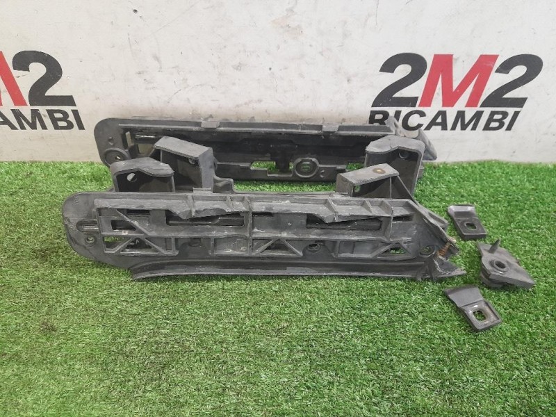 Supporto Spoiler Paraurti POST 1T0807936 Volkswagen Caddy III 2004