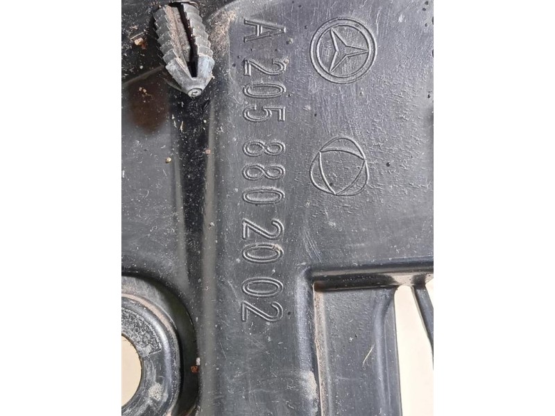 Supporto Spoiler Paraurti POST SX A2058802002 Mercedes Classe C W205 2014