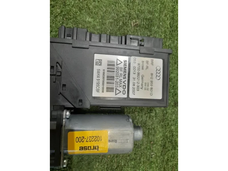 Motorino Cristallo Deflettore DX 8H2959802D Audi A4 8HE Cabrio 2006