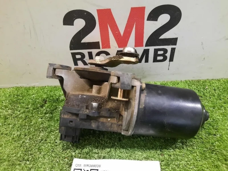 Motorino Tergicristallo MR388038 Mitsubishi Pajero III 2000