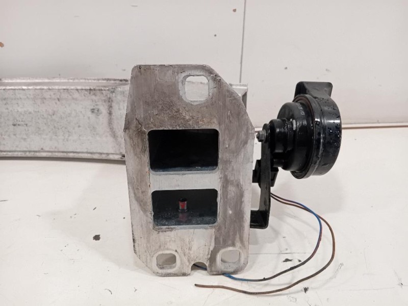 Traversa Paraurti ANT 8U0807109C Audi Q3 8UB 2012