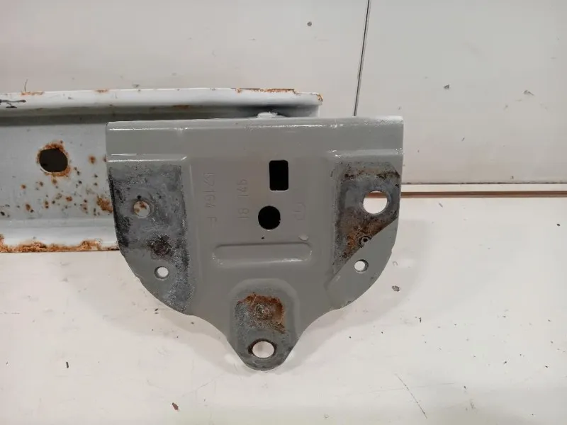 Traversa Paraurti ANT 520210D070 Toyota Yaris IV 2014