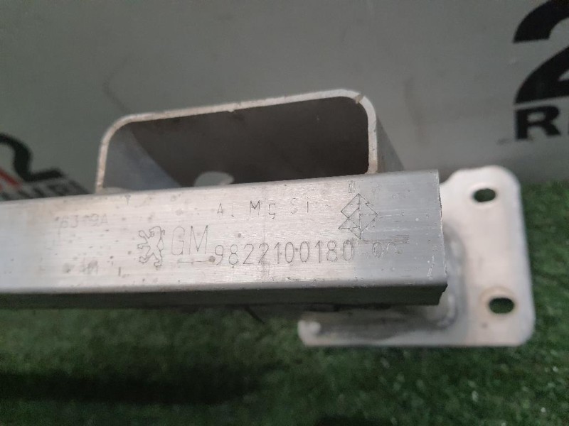 Traversa Paraurti INF ANT 9822100180 Peugeot 5008 II 2017