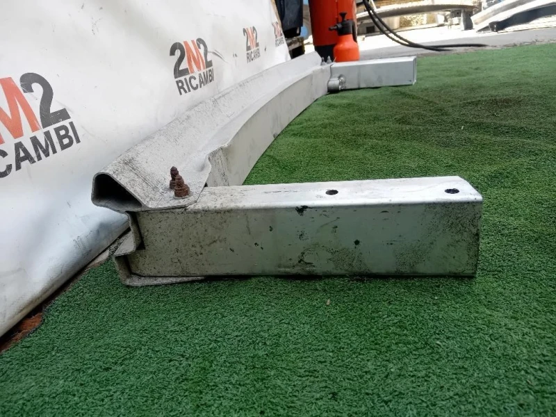 Traversa Paraurti POST 8R0807313A Audi Q5 8RB 2009