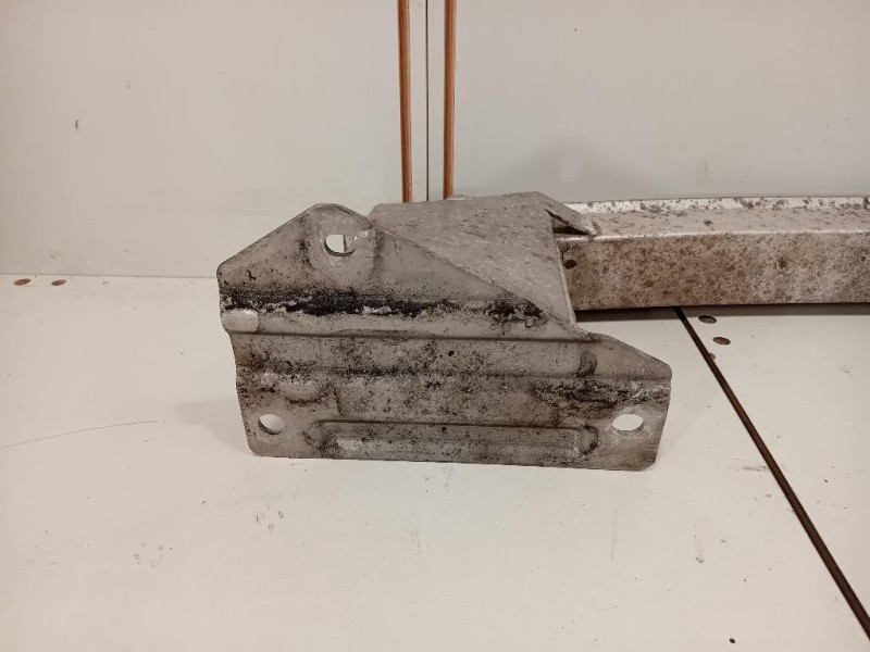 Traversa Paraurti POST 12782112 Chevrolet Orlando 2011