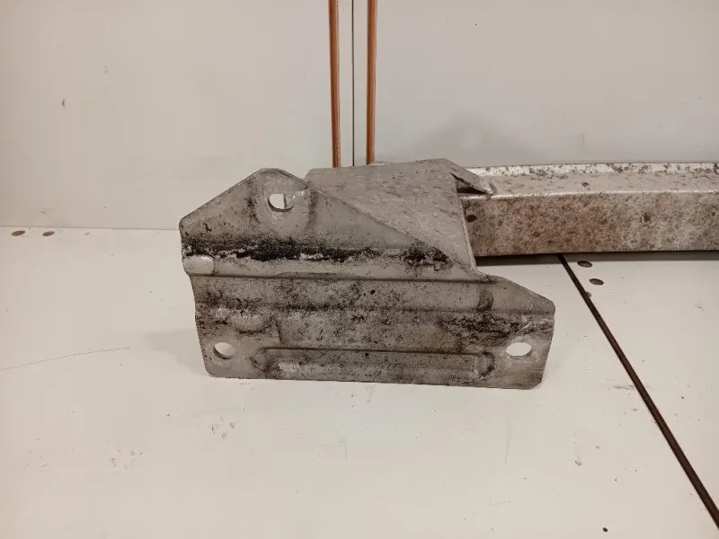 Traversa Paraurti POST 12782112 Chevrolet Orlando 2011