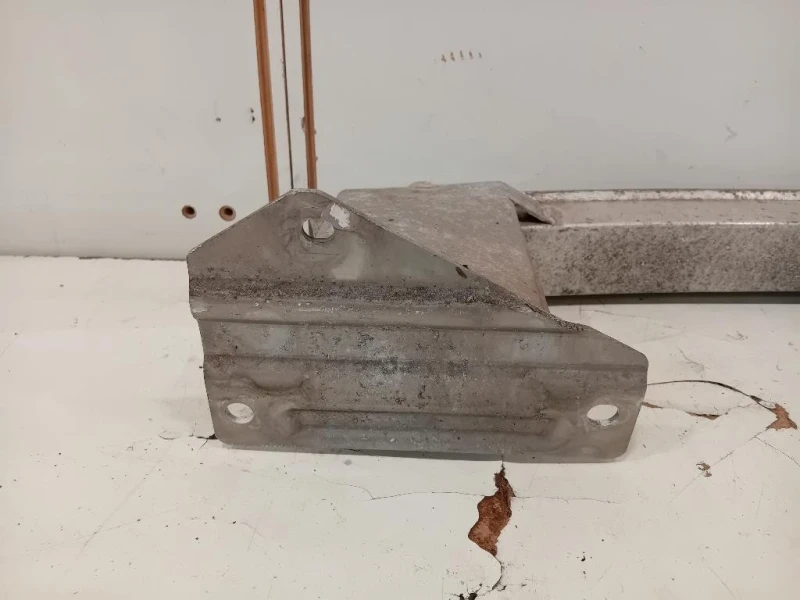 Traversa Paraurti POST 12782112 Chevrolet Orlando 2011