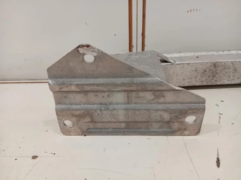 Traversa Paraurti POST 12782112 Chevrolet Orlando 2011