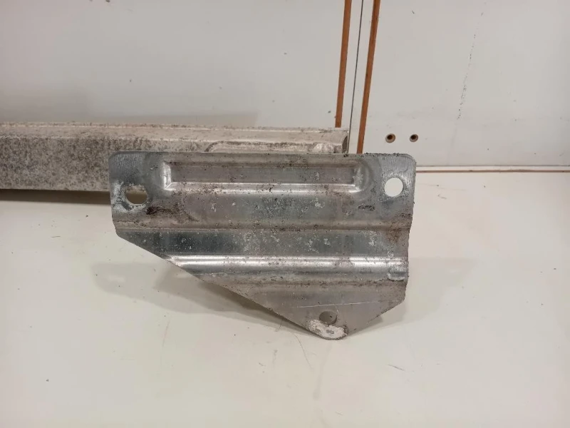 Traversa Paraurti POST 12782112 Chevrolet Orlando 2011