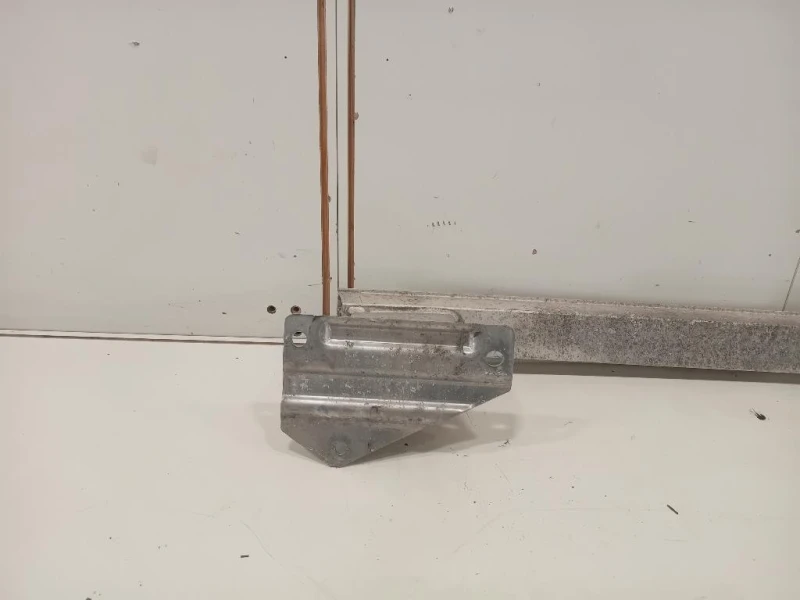 Traversa Paraurti POST 12782112 Chevrolet Orlando 2011