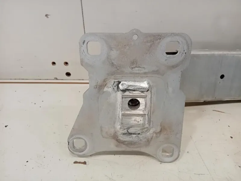 Traversa Paraurti POST J9C3-17D928-A Jaguar E-pace 2017